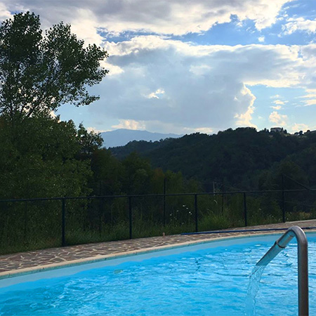 agriturismo con piscina monti sibillini